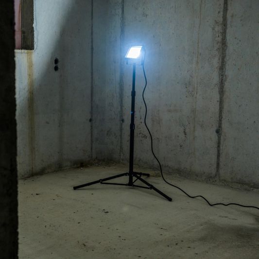 Brennenstuhl LED bouwlamp Jaro 7060 T 5800 Lumen - met statief en stekkerkabel