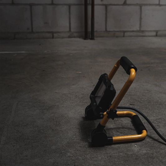 LED bouwlamp op standaard waterdicht met stekker – 30 Watt