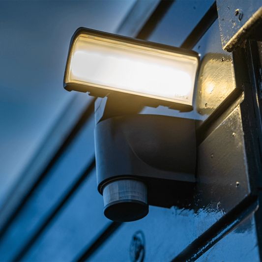 LED schijnwerper aluminium bewegende veiligheidslamp met sensor - 18 Watt