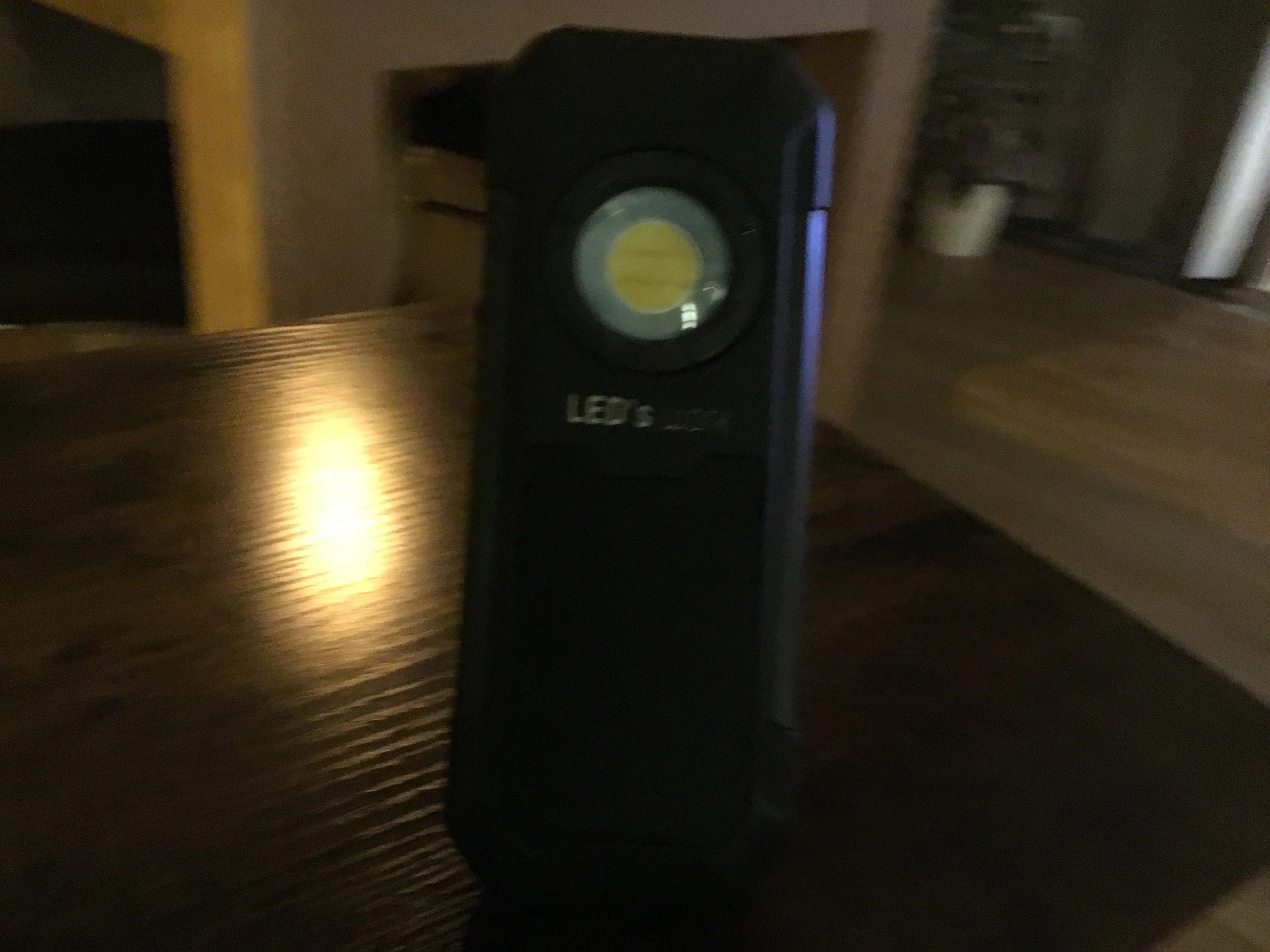 LED werklamp oplaadbaar met speaker 5 Watt 550 Lumen