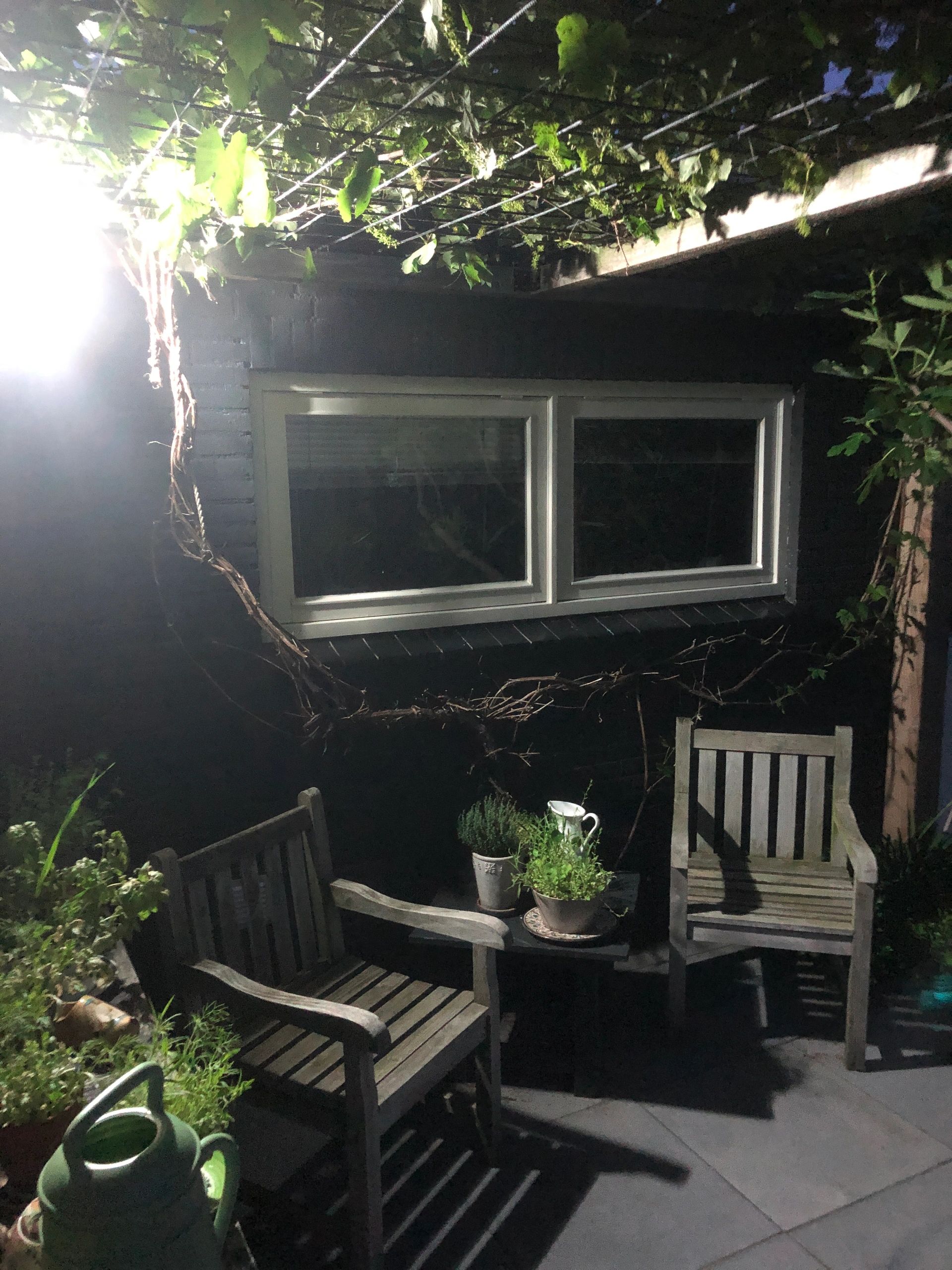 Solar LED schijnwerper Capital III met los zonnepaneel