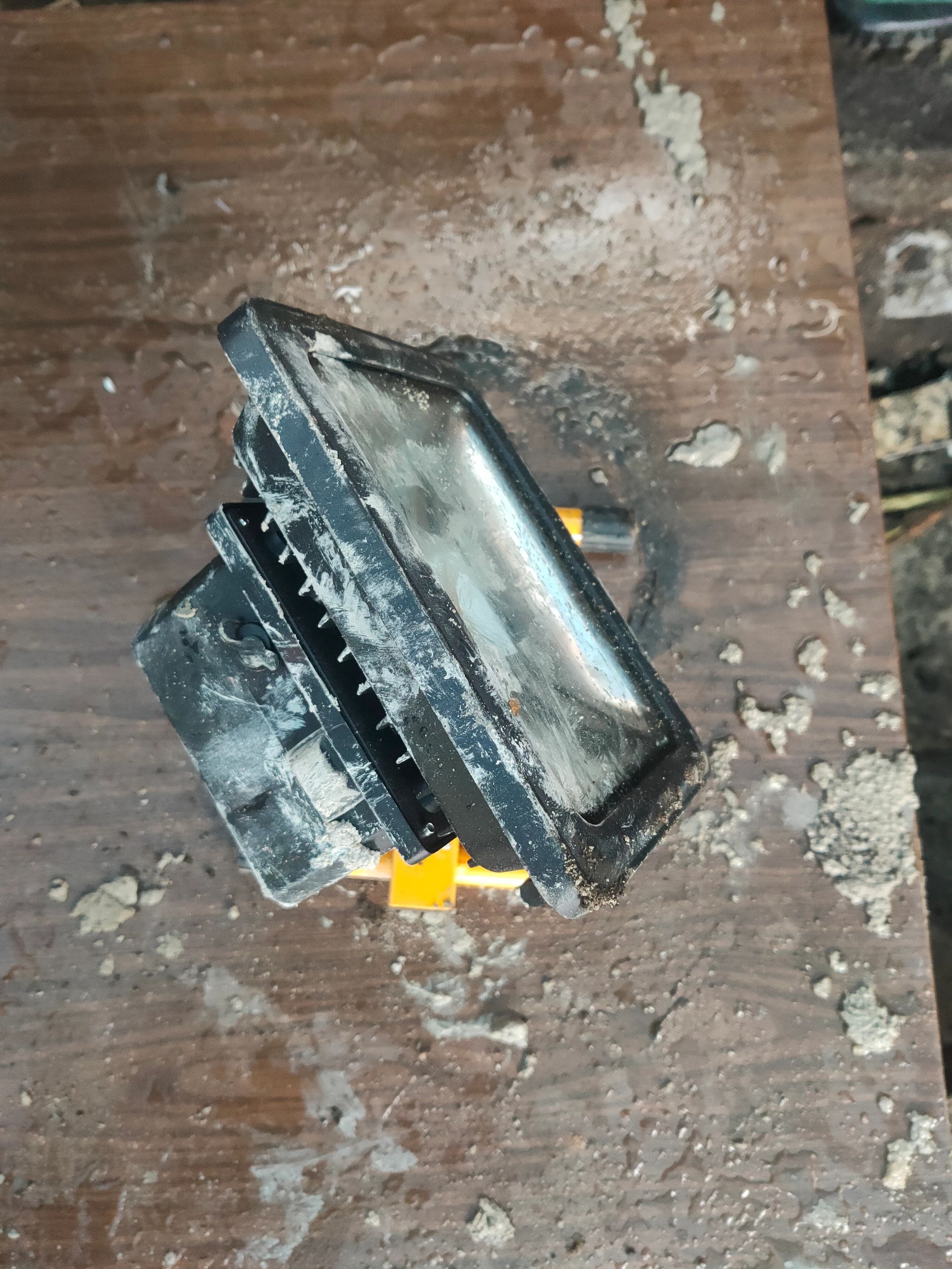 Oplaadbare LED bouwlamp op accu met grondstandaard – 20 Watt